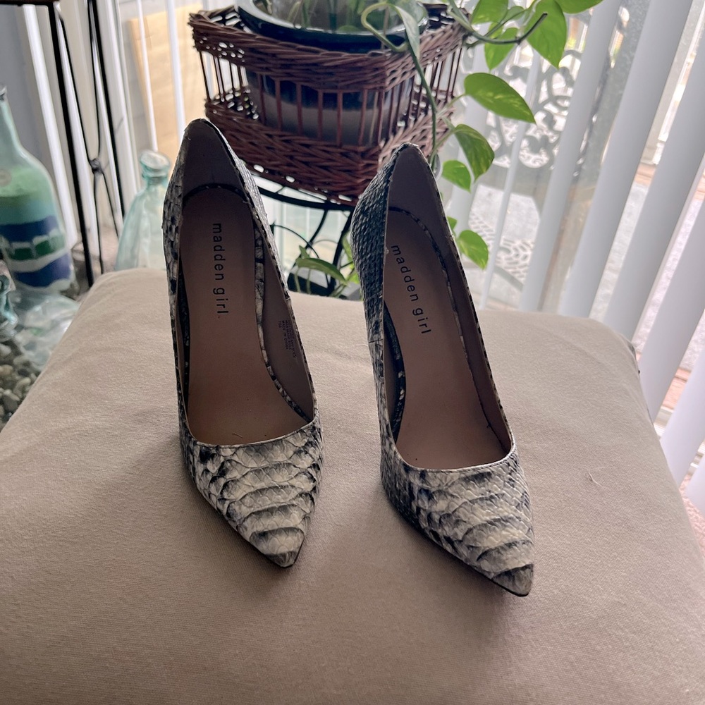 Madden Girl OhNice Natural Multi Snakeskin Pointed Pumps